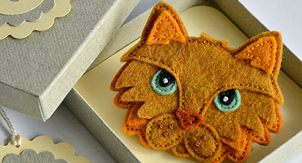 Felt Cat by Creatures in Stitches