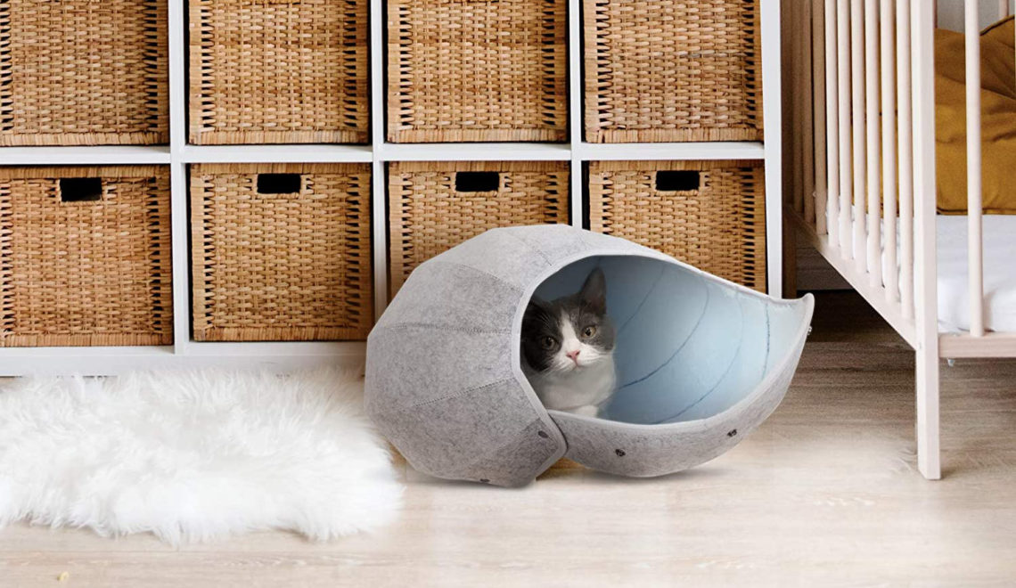 Transforming felt cat hideaway from K-1 Dragon Ball