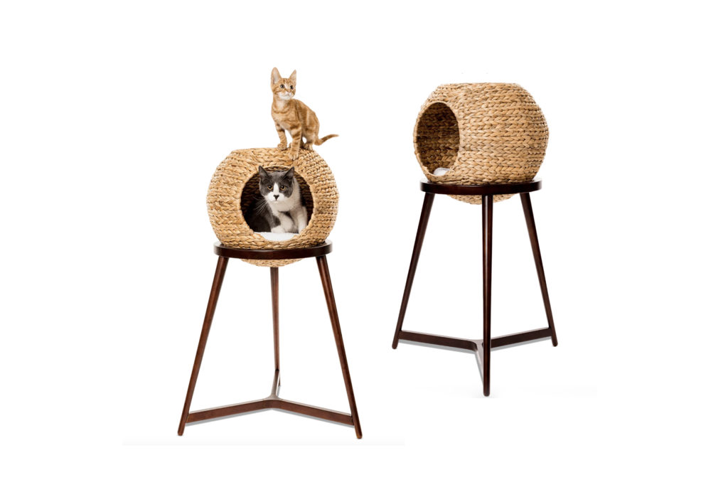 adriana sphere scratch post